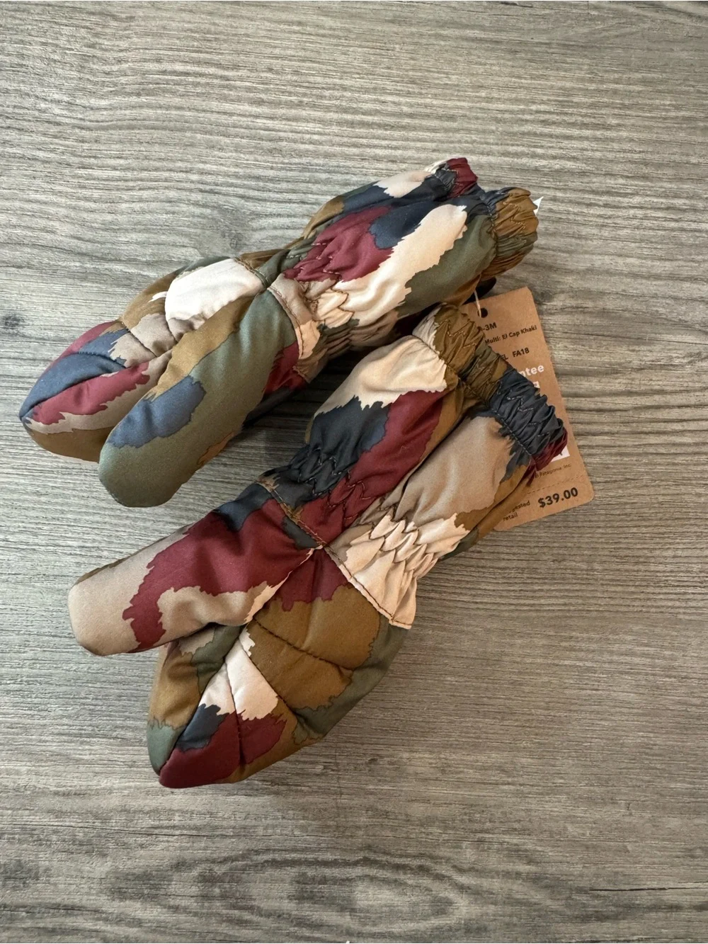NWT Patagonia Baby Puff Mitts in Bunker Camo Multi